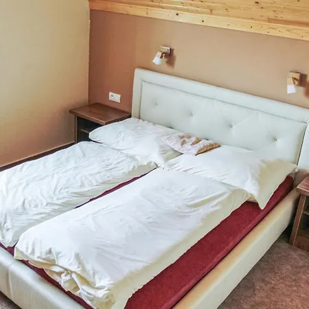 Apartament Beautiful In W/ Outdoor Swimming Pool And 4 Bedrooms